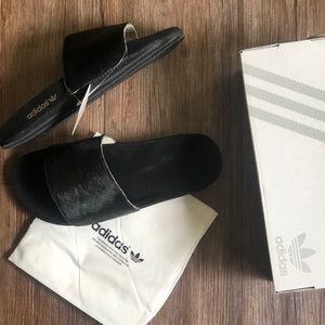 NEVER WORN Women’s 7 Custom Adidas Slides Ponyhair